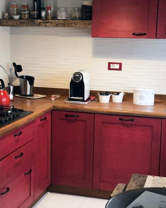 Cucina angolare in legno massello + colonna