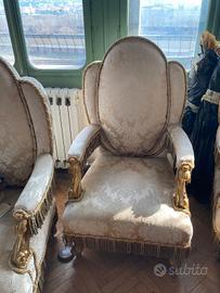 divani e poltroncine d'epoca