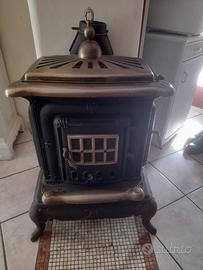 stufa a legna in ghisa