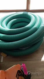 Tubo drenante per fossa settica