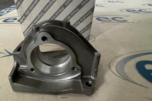 51869690 SUPPORTO SEMIASSE DX FIAT 500L PUNTO DOBL