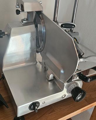 Affettatrice verticale FAC F 250 TSV 