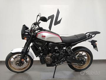 Yamaha XSR 700 XTRIBUTE '19 AKRAPOVIC