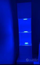 Vetrinetta moderna con ripiani in vetro