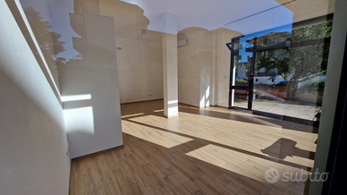 Locale commerciale uso Ambulatorio