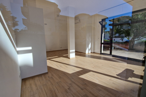 Locale commerciale uso Ambulatorio