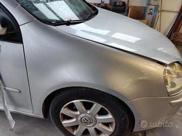 Parafango destro VOLKSWAGEN GOLF 5 del 2005