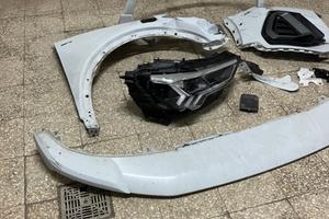 Audi Q3 pezzi incidentati