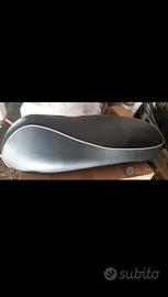 sella e maniglia posteriore vespa 300