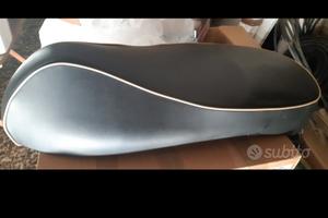 sella e maniglia posteriore vespa 300