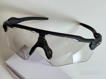 Oakley Radar EV Path fotocromatici