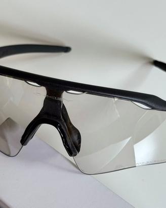 Oakley Radar EV Path fotocromatici