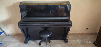 Pianoforte verticale nero