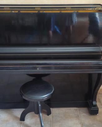 Pianoforte verticale nero