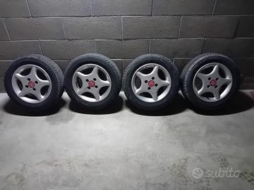 Cerchi macchina mozzo Fiat
