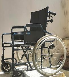 Carrozzina per anziani e disabili