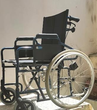 Carrozzina per anziani e disabili