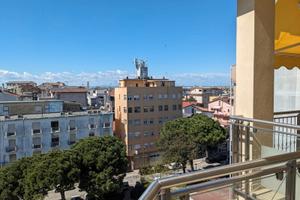 IN CENTRO con terrazzo e posto auto