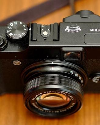 Fujifilm X10
