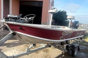 Barca Marine 370 Custom wrappata