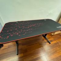 Scrivania da gaming 150 cm RGB