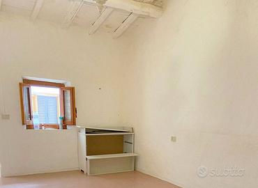Casa indipendente di 180 m² con più di 5 locali a 