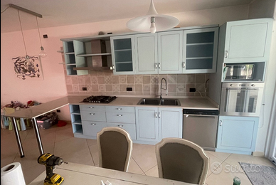 Cucina Completa di Elettrodomestici Usata 496