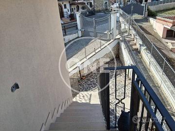 Appartamento di 85 m² con 5 locali e box auto dopp