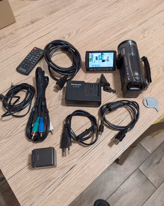 Panasonic HDC-SD700 3MOS + 2 batt + 4 SD completa