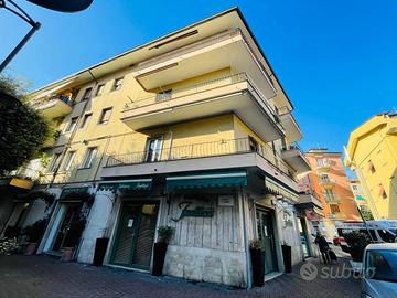 Locale commerciale Corso Turati/Piazza A. Moro