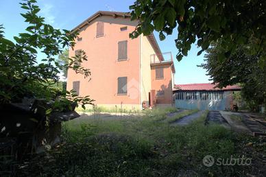 VILLA SINGOLA A SASSUOLO