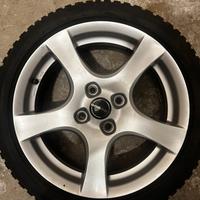 Cerchi in lega Borbet 16” 4x108. Pneumatici 80%