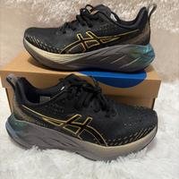 Scarpe Asics Novablast 4 Uomo - Nere