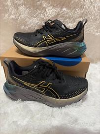 Scarpe Asics Novablast 4 Uomo - Nere
