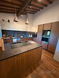 Cucina su misura con tutti gli elettrodomestici