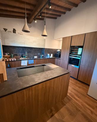 Cucina su misura con tutti gli elettrodomestici