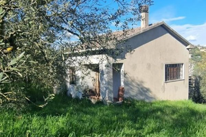 Casa indipendente con 3000 mq di terreno - Paliano