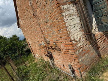 Casetta accostata con giardino di proprietà