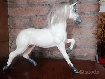Cavallo bianco di Barbie, anni 1980