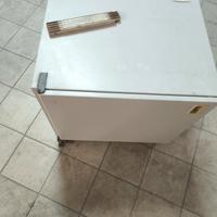 Mobile in metallo grigio per Ufficio appoggia foto