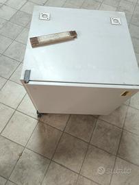 Mobile in metallo grigio per Ufficio appoggia foto