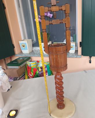 grande schiaccianoci da  tavolo vintage a vite 