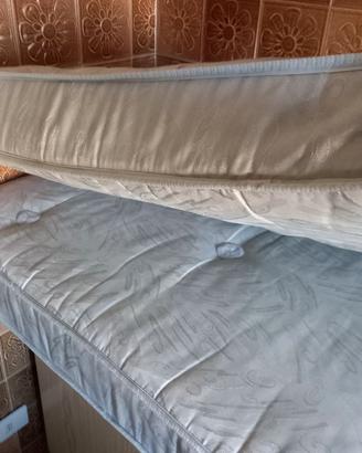 N. 2 materassi per bambini