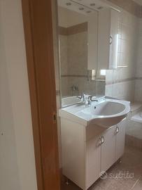 Mobili bagno bianchi