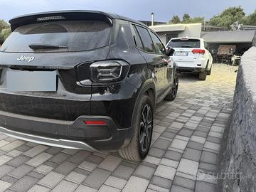JEEP AVENGER SUMMIT FULL ELETTRICA