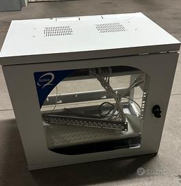 Rack Qubix con switch Planet 16 porte