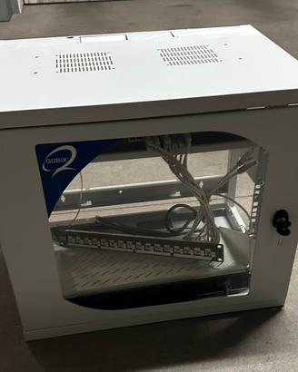 Rack Qubix con switch Planet 16 porte