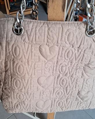 Borsa Love is Lovei