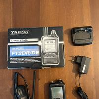 YAESU FT-2DE con accessori