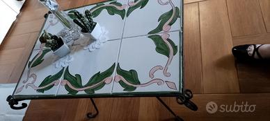 tavolinetto in ferro battuto 